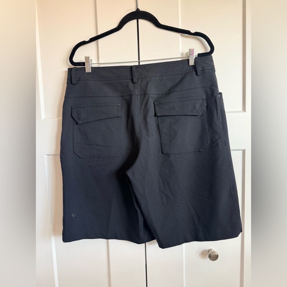 Lululemon Cadence Commuter Shorts - Picture 4 of 7